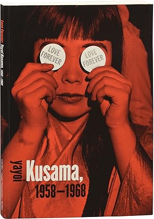 Bild des Verkufers fr Love Forever: Yayoi Kusama, 1958-1968 (First Edition) zum Verkauf von Royal Books, Inc., ABAA