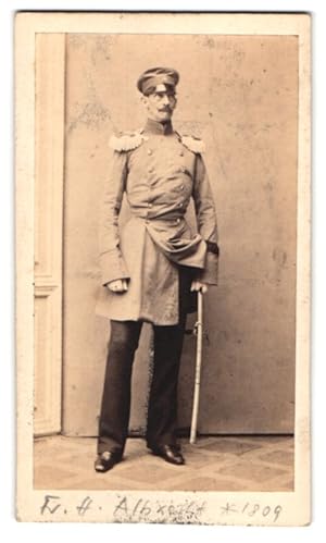 Bild des Verkufers fr Fotografie Prinz Albrecht von Preussen in Uniform mit Epauletten zum Verkauf von Bartko-Reher