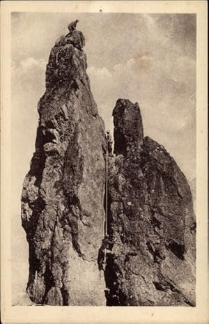 Bild des Verkufers fr Ansichtskarte / Postkarte Chamonix Mont Blanc Haute Savoie, Escalade d'une Aiguille zum Verkauf von akpool GmbH