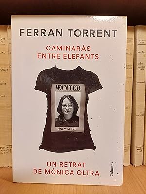 Imagen del vendedor de Caminars entre elefants. Un retrat de Mnica Oltra a la venta por Martina llibreter