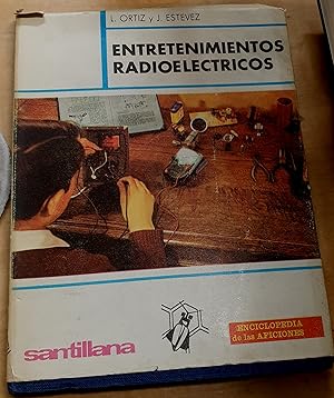 Imagen del vendedor de Entretenimientos radioelctricos. Dibujos de Jos Gmez Martn y vietas de Javier Mazarrasa a la venta por Outlet Ex Libris