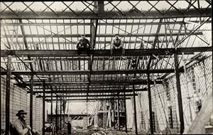 Foto Ansichtskarte / Postkarte Frankreich, Bau eines Gebäudes, Stahlträger, Dachstuhl