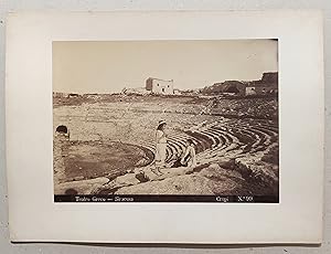 Seller image for Teatro Greco - Siracusa. No. 99. Originalfotografie (17x23,5 cm). Albumin-Abzug, montiert auf Kartontrger (24x32,7 cm). for sale by Biblion Antiquariat