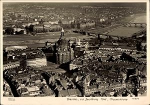 Bild des Verkufers fr Ansichtskarte / Postkarte Dresden Altstadt, Frauenkirche v. d. Zerstrung 1945, Fliegeraufnahme - Hahn 12972 zum Verkauf von akpool GmbH