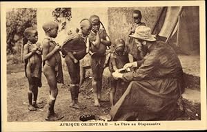 Ansichtskarte / Postkarte Afrique Orientale, le Père au Dispensaire, Missionar, Kinder