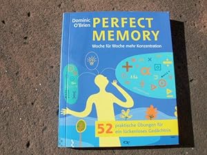 Bild des Verkufers fr Perfect Memory. Woche fr Woche mehr Konzentration. 52 praktische bungen fr ein lckenloses Gedchtnis. Aus dem Englischen von Eva Lepold. Coverentwurf von Melvyn Evans. zum Verkauf von Versandantiquariat Abendstunde