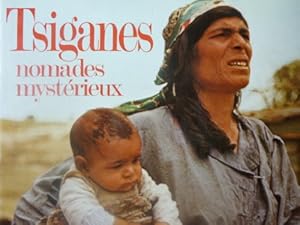 Imagen del vendedor de Tsiganes : nomades mystrieux a la venta por Ammareal