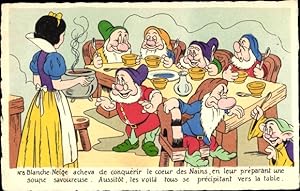 Bild des Verkufers fr Ansichtskarte / Postkarte Walt Disney, Schneewittchen, Zwerge, Tisch, Topf, Essen zum Verkauf von akpool GmbH