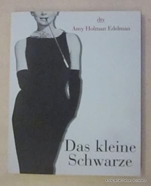 Immagine del venditore per Das kleine Schwarze. Aus dem Englischen von Henriette Zeltner. Mnchen, dtv, 2000. Kl.-4to. Durchgngig mit Schwarzwei-Fotografien. 157 S., 2 Bl. Or.-Kart. (dtv, 36212). (ISBN 342336212X). venduto da Jrgen Patzer