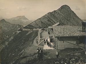 Foto Schutzhütte im Gebirge, Berggipfel, Alpen, Wanderer