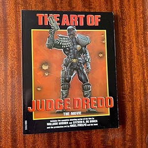 Bild des Verkufers fr The Art of Judge Dredd: The Movie (First edition, first impression) zum Verkauf von Wordhoard Books