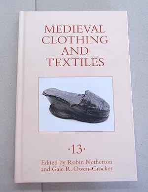 Imagen del vendedor de Medieval Clothing and Textiles, Volume 13 a la venta por Midway Book Store (ABAA)