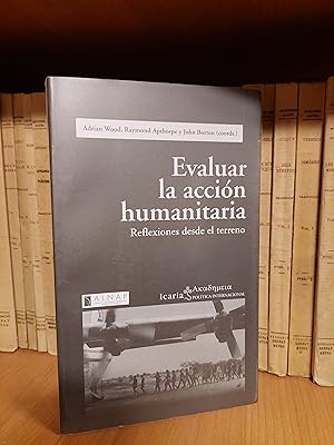 Seller image for Evaluar la accin humanitaria for sale by Martina llibreter