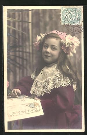 Bild des Verkufers fr Ansichtskarte Zeitung Le Petit Journal, Lesendes Mdchen mit Blumen im Haar zum Verkauf von Bartko-Reher