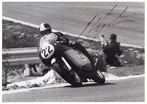 Bild des Verkufers fr Giacomo Agostini Autograph | signed vintage photographs zum Verkauf von Markus Brandes Autographs GmbH