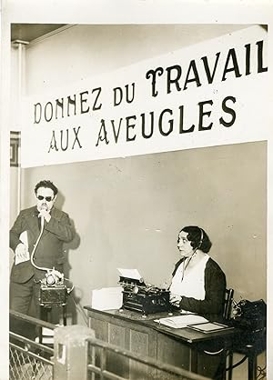 "Dactylographie à l'usage des aveugles 1931" Photo de presse originale par G. DEVRED / Agence ROL...