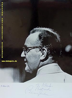 Bild des Verkufers fr eigenhndig von allen signiertes und datiertes Programmheft "Die Benny Goodman Story". zum Verkauf von Antiquariat Bebuquin (Alexander Zimmeck)