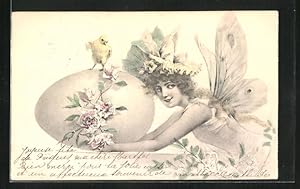 Ansichtskarte Fräulein mit Schmetterlingsflügeln hält ein grosses Ei