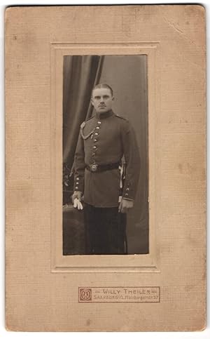 Photo Willy Theiler, Saarburg, Pfalzburgerstr. 37, Portrait de Soldat en uniforme avec Schützensc...