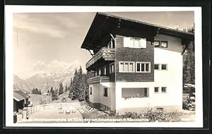 Ansichtskarte Schröcken, Neues Hochtannbergheim am Körbersee mit Schadonapass und Künzelspitze