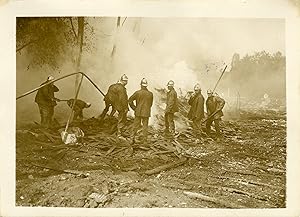 "Le PAVILLON HOLLANDAIS à l'EXPOSITION COLONIALE détruit par un incendie (1931)" Photo de presse ...