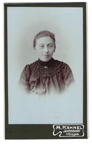 Seller image for Fotografie M. Hhnel, Jahnsdorf /Erzgeb., Frau in hochgeschlossenem Kleid for sale by Bartko-Reher