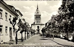 Bild des Verkufers fr Ansichtskarte / Postkarte Hadamar in Hessen, Johann-Ludwig-Strae mit Pfarrkirche, Straenpartie zum Verkauf von akpool GmbH