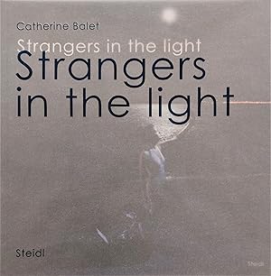 Bild des Verkufers fr Strangers in the Light zum Verkauf von Studio Bibliografico Marini