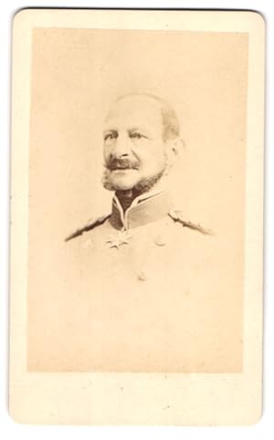Bild des Verkufers fr Fotografie unbekannter Fotograf und Ort, Portrait Prinz Albrecht von Preussen in Uniform mit Orden zum Verkauf von Bartko-Reher