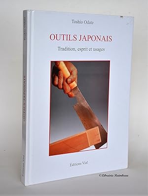 Image du vendeur pour Outils japonais : tradition, esprits et usages mis en vente par Librairie Raimbeau