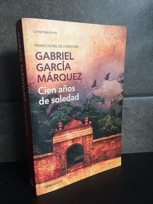 Imagen del vendedor de Cien aos de soledad (Spanish Edition). Gabriel Garca Mrquez. Debolsillo. a la venta por Lauso Books