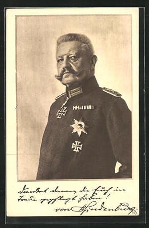 Ansichtskarte Paul von Hindenburg mit Eisernem Kreuz und ernstem Blick