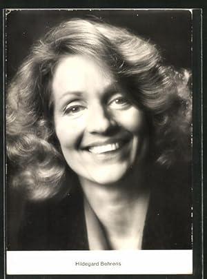 Ansichtskarte Opernsängerin Hildegard Behrens in die Kamera lächelnd
