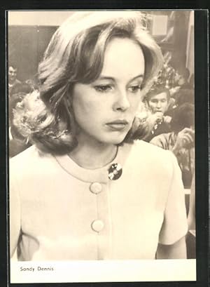 Seller image for Ansichtskarte Schauspielerin Sandy Dennis in Up The Down Staircase for sale by Bartko-Reher