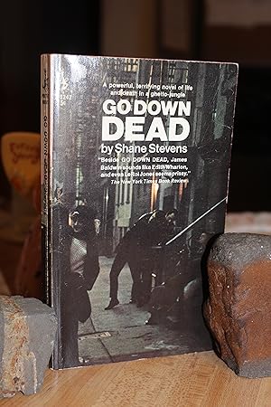 Seller image for Go Down Dead for sale by Wagon Tongue Books