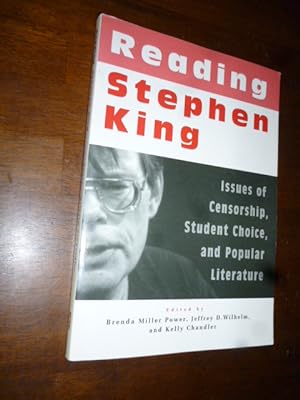 Image du vendeur pour Reading Stephen King: Issues of Censorship, Student Choice, and Popular Literature mis en vente par Gargoyle Books, IOBA