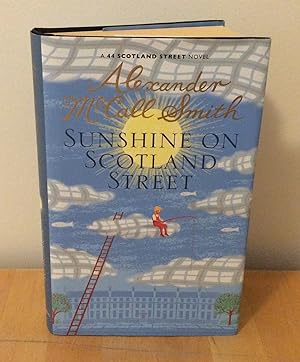 Bild des Verkufers fr Sunshine on Scotland Street : A 44 Scotland Street Novel zum Verkauf von M. C. Wilson