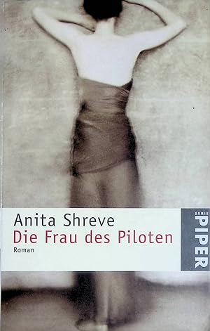 Seller image for Die Frau des Piloten. (Nr. 3049) for sale by books4less (Versandantiquariat Petra Gros GmbH & Co. KG)