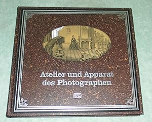 Image du vendeur pour Atelier und Apparat des Photographen. praktische Anleitung zur Kenntniss der Konstruktion und Einrichtung der Glashuser, der photographischen Arbeitslokalitten und des Laboratoriums ; ausfhrliche Darstellung des gesamten optischen, chemischen und technischen Apparats nach dem gegenwrtigen Stande der photographischen Technik ; Anweisung zur Anwendung, zur Prfung und Beurtheilung der Leistungsfhigkeit der optischen Apparate vom Standpunkte der Praxis ; mis en vente par Antiquariat  Lwenstein