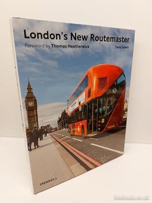 Imagen del vendedor de London's New Routemaster a la venta por Lion Books PBFA