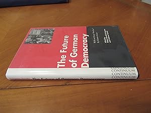 Immagine del venditore per The Future of German Democracy: With an Essay "on Loss" by Gunter Grass venduto da Arroyo Seco Books, Pasadena, Member IOBA