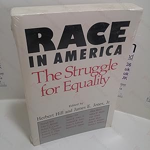Image du vendeur pour Race in America : The Struggle for Equality mis en vente par BookAddiction (ibooknet member)