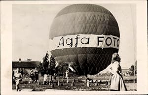 Foto Ansichtskarte / Postkarte Ballon mit Agfa Foto Reklame