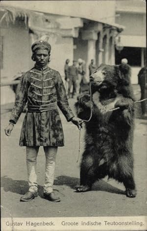 Ansichtskarte / Postkarte Gustav Hagenbeck, Groote indische Teutoonstelling, Inder mit Bär, Völke...