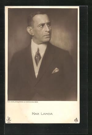 Imagen del vendedor de Ansichtskarte Schauspieler Max Landa im Anzug ernst zur Seite schauend a la venta por Bartko-Reher