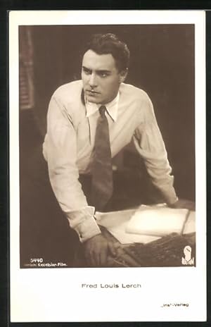 Bild des Verkufers fr Ansichtskarte Schauspieler Fred Louis Lerch im Kostm einer Filmrolle zum Verkauf von Bartko-Reher