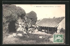 Ansichtskarte Ollainville, Ruines du Chateau, Le Lavoir, Waschfrau