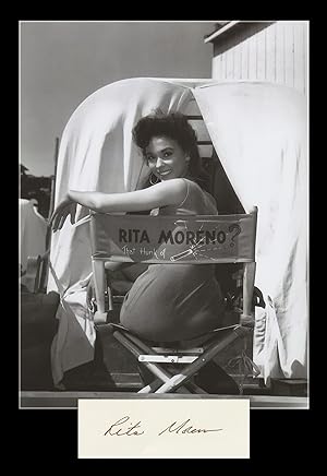 Imagen del vendedor de Rita Moreno - Carte signe + Photo - 80s a la venta por PhP Autographs