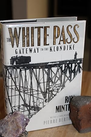 Imagen del vendedor de The White Pass a la venta por Wagon Tongue Books