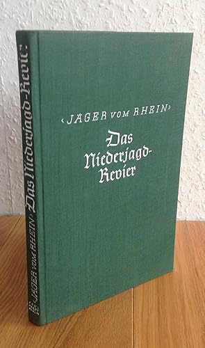 Imagen del vendedor de Das Niederjagdrevier. Eine Anleitung zur zweckmigen Hege, Aufartung und praktischen Jagdnutzung des Rehwildes, der Hasen-, Fasanen- und Rebhuhnbestnde, einschl. der Kurzhaltung des Raubwildes. a la venta por Antiquariat Hartmann